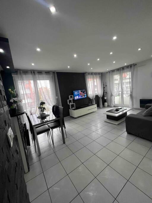 Tres Bel Appartement Entre Paris Et Disneyland Лонь Экстерьер фото